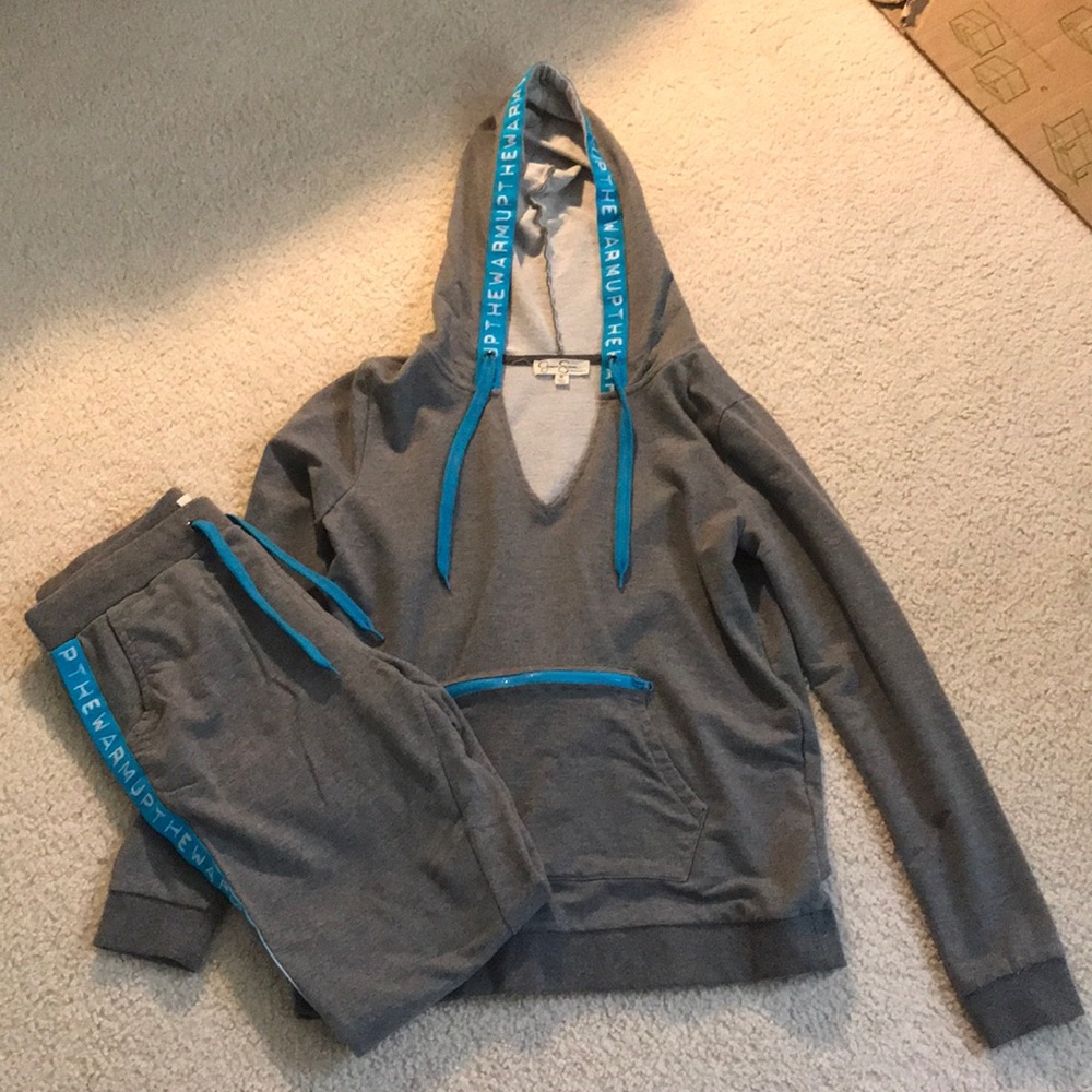 💫 JESSICA SIMPSON Sweatsuit